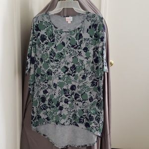 Lularoe Irma Tunic size XS leaf pattern